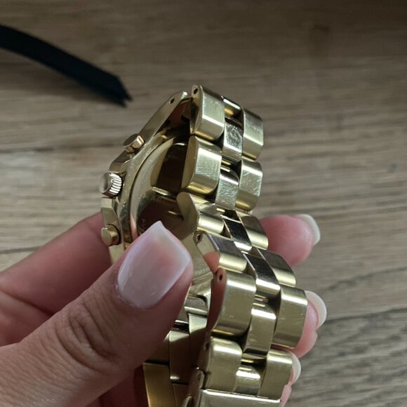 MARC JACOBS GOLD WATCH - Picture 4 of 7